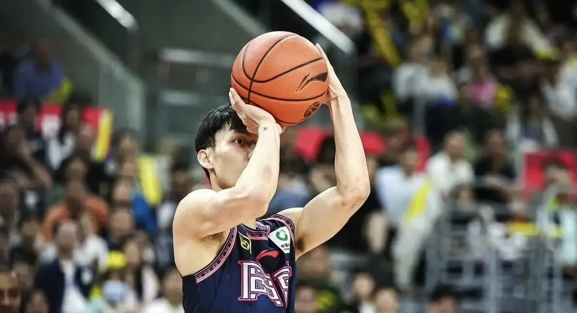 广东宏远发布备战花絮；今晚止住颓势；国王杯任务艰巨；临场指挥获称赞