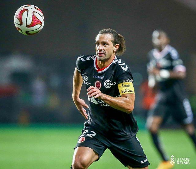 包含欧篮联今晨再迎强敌，费耶诺德更衣室发声，主帅态度：引发热议，纪律约束更严格的词条